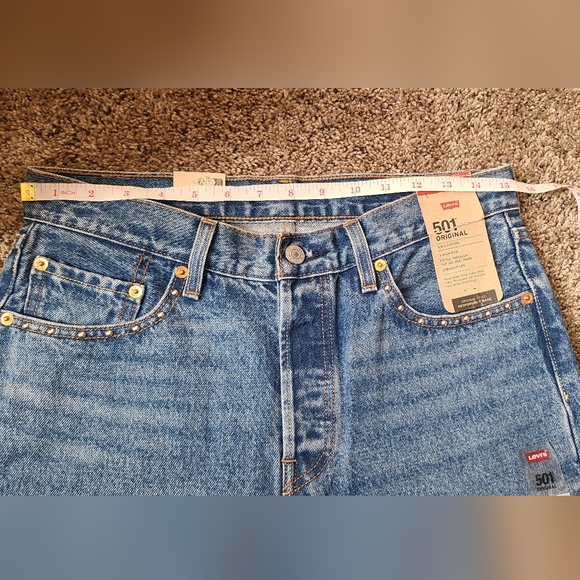 Levi's Denim - Womens Levi's 501 Original Straight Jeans in Medium Blue Denim